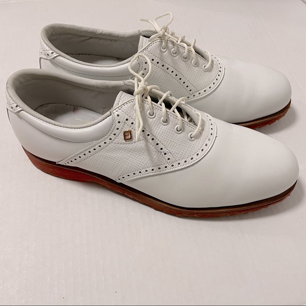 FootJoy Club Professionals-Previous Season Style 95539 Size 9